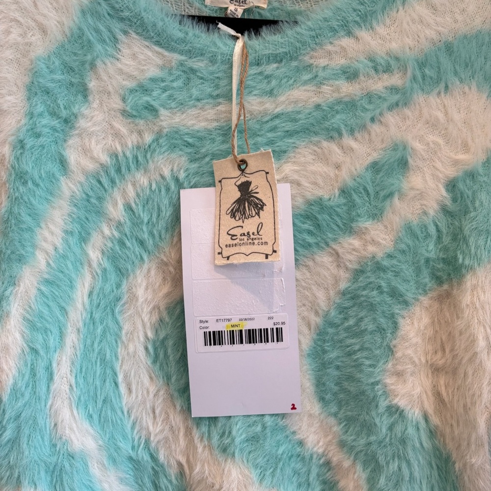 New Easel Los Angeles Sweater Pullover Fuzzy Mint Size Small - Picture 4 of 6